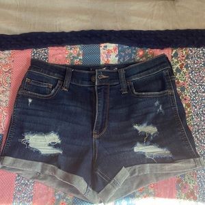 Hollister high rise short. Dark wash. 3”